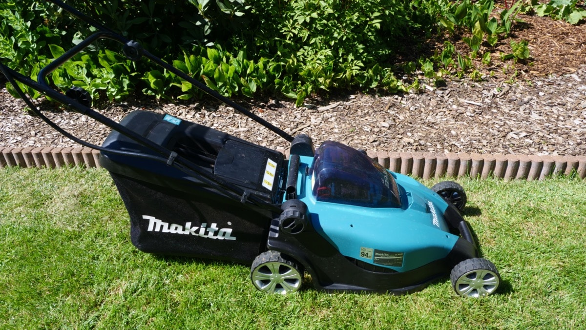 Makita AkkuRasenmäher Test