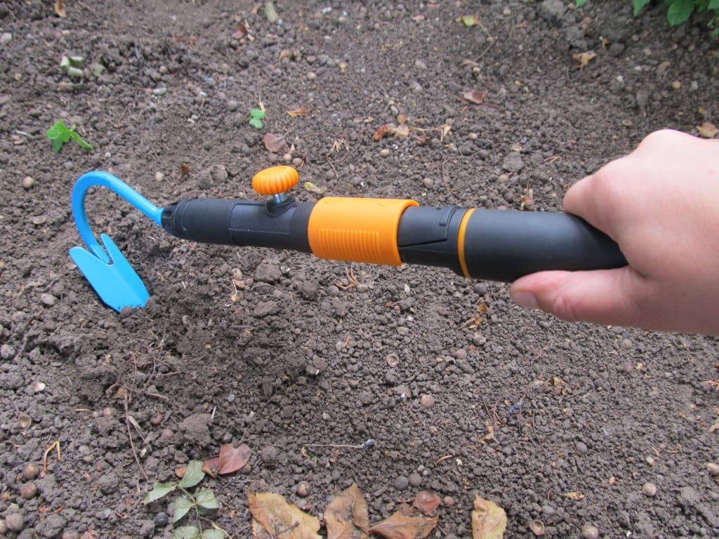 Fiskars Universaladapter mit Gardena combisystem Sauzahn