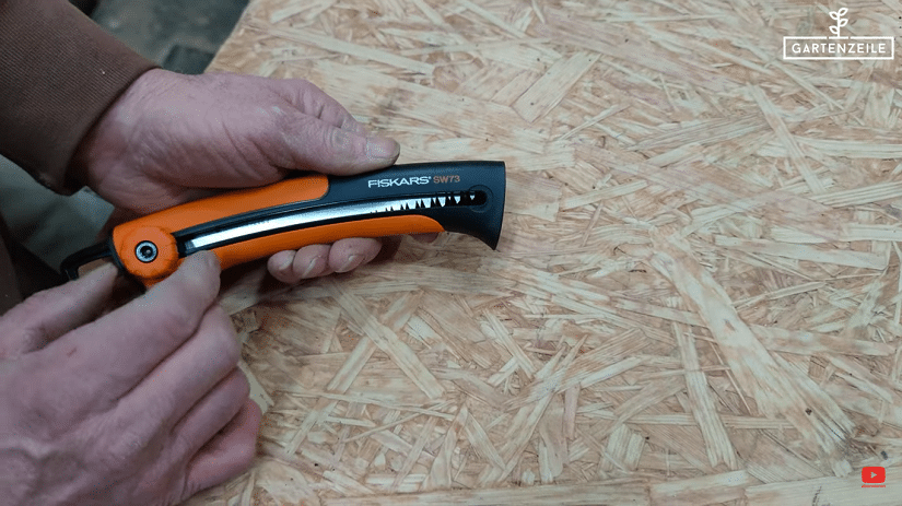 Die Fiskars Handsäge SW73