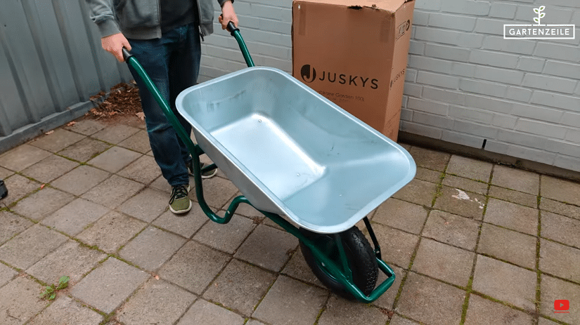 Die Schubkarre von Juskys im Test